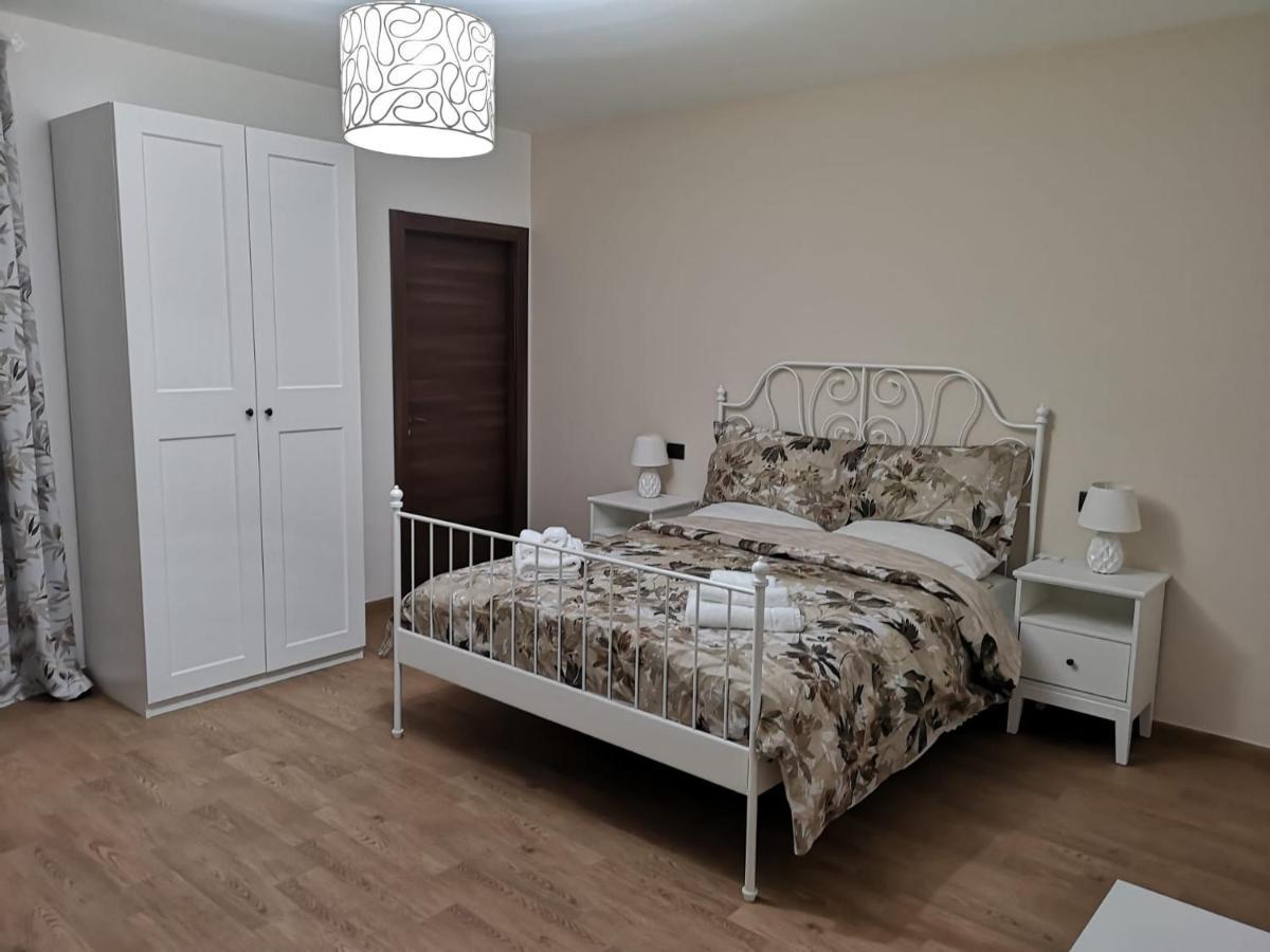 Bed And Breakfast Il Sole -Cinquefrondi Bagian luar foto
